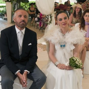 Christian De Sica e Alessandra Acciai nel dramma Il figlio più piccolo di Pupi Avati