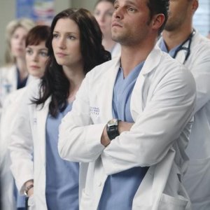 Chyler Leigh, Justin Chambers e Nora Zehetner in una scena di State of Love and Trust dalla sesta stagione di Grey's Anatomy