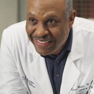James Pickens Jr. in una scena di The Time Warp dalla sesta stagione di Grey's Anatomy