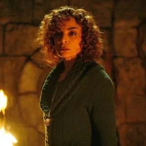 Tituba Bennett (Jasmine Guy) in una scena dell'episodio Fool Me Once di Vampire Diaries