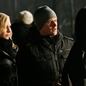 Zach Roerig e Candice Accola salutano Nina Dobrev e Ian Somerhalder nell'episodio Fool Me Once