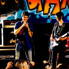 Emanuele Bosi e Agnese Claisse in una scena del film Una canzone per te