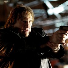 Gerard Depardieu, giustiziere in azione nel film Diamond 13