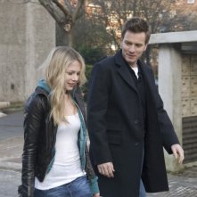 Michelle Williams e Ewan McGregor in una scena del film Senza apparente motivo