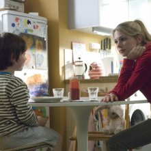 Sidney Johnston e Michelle Williams in una sequenza del film Senza apparente motivo