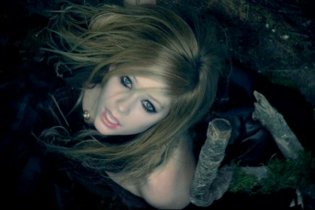 Alice in Wonderland - Video di Avril Lavigne