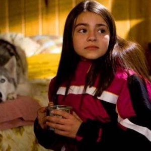 Ariel Gade e Buck in una scena del film Il richiamo della foresta 3D