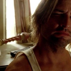 Josh Holloway in una scena di The Substitute dalla sesta stagione di Lost