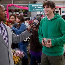 Ashton Kutcher e Jamie Foxx in una scena del film Appuntamento con l'amore