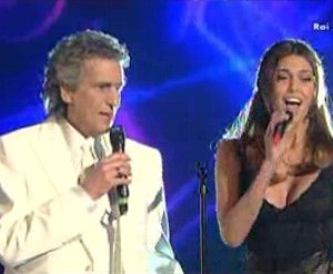 Sanremo 2010, terza serata: Belen Rodriguez con Toto Cutugno