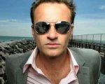 Julian McMahon è un volto nella folla