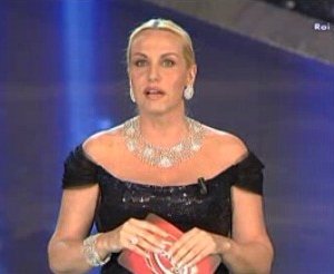 Sanremo 2010, Antonella Clerici durante la serata finale