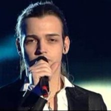 Sanremo 2010 Valerio Scanu E Uno Dei Finalisti 147542