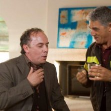 Biagio Izzo in una scena di Alta infedeltà.