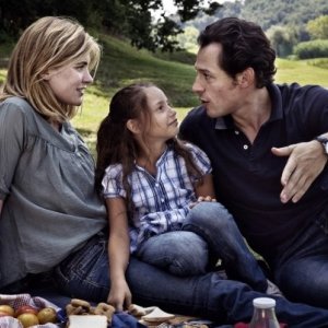 Sara Girolami con Stefano Accorsi e Vittoria Puccini in Baciami Ancora