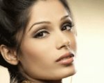 Freida Pinto in guerra con gli dei