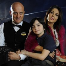 Sabrina Ferilli nel ruolo di Gina, Claudio Bisio nel ruolo di Lello e Gianluca Grecchi nel ruolo di Nino in Due imbroglioni e mezzo