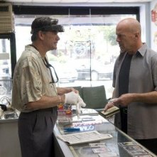 Bruce Willis in una scena del film Cop Out