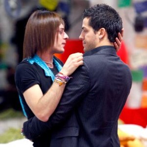 Grande Fratello 10, un momento di tenerezza tra Giorgio Ronchini e Maicol Berti