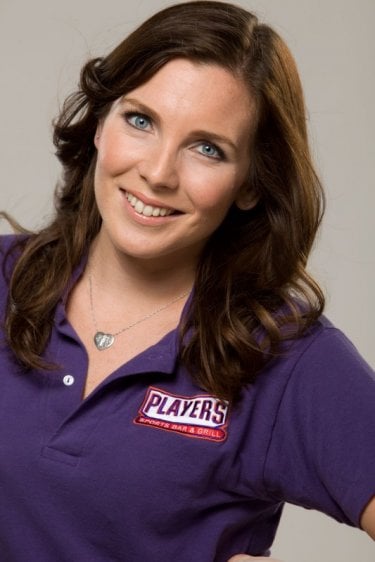 June Diane Raphael in una foto promozionale della serie Players