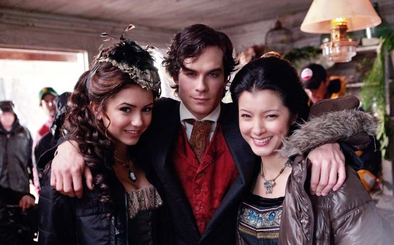 Nina Dobrev Ian Somerhalder E Kelly Hu Si Fanno Fotografare Sul Set Di The Vampire Diaries 147993