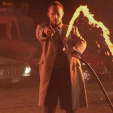 Paul Bettany Combatte L Inferno In Una Scena Del Film Legion 148098