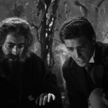 John Richardson e Antonio Pierfederici in una scena del film La maschera del demonio