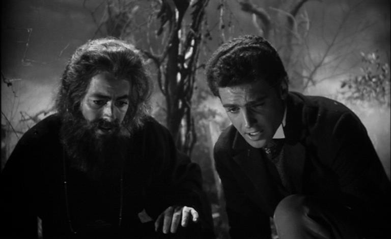 John Richardson e Antonio Pierfederici in una scena del film La maschera del demonio