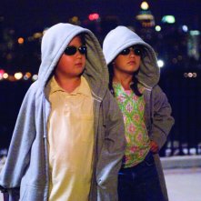 Ella Bleu Travolta e Conner Rayburn in un'immagine del film Daddy Sitter