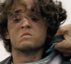 Giovanbattista Torregrossa in una sequenza drammatica di Squadra Antimafia - Palermo oggi