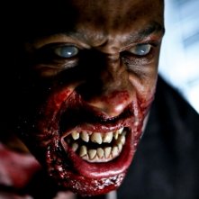 Un'immagine terrificante dall'horror The Horde