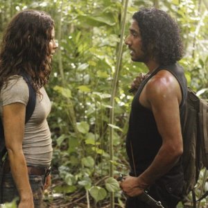 Evangeline Lilly e Naveen Andrews nell'episodio Sundown di Lost