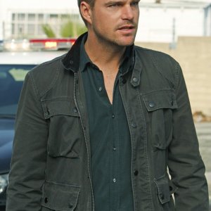 L'Agente 'G' (Chris O'Donnell) in una scena dell'episodio Missing di NCIS: Los Angeles