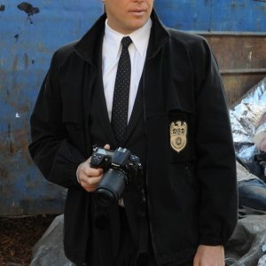 Tony (Michael Weatherly) durante l'indagine dell'episodio Jack Knife di N.C.I.S.