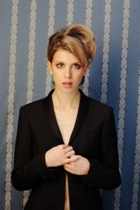 Una foto promozionale di Angelica Leo