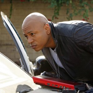 Una scena dell'episodio Missing di NCIS: Los Angeles con LL Cool J (Agente Speciale Sam Hanna)