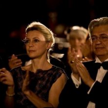 Fabrizio Bentivoglio e Margherita Buy in una scena della commedia Happy Family