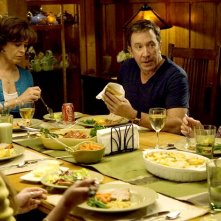 Tim Allen con Sigourney Weaver in Crazy on the outside