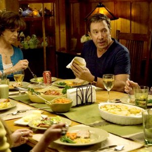 Tim Allen con Sigourney Weaver in Crazy on the outside
