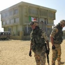 Un'immagine dei militari italiani a Nassirya dal film Venti sigarette