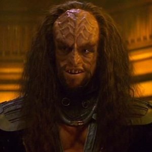 Brian Thompson in Star trek The Next Generation