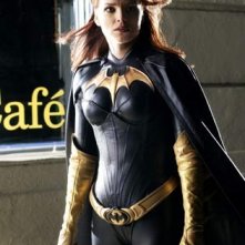 Dina Meyer è Barbara Gordon in Birds of prey