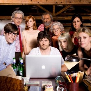 Il cast completo di Happy Family: Gianmaria Biancuzzi, Fabio De Luigi, Alice Croci, Margherita Buy,Fabrizio Bentivoglio, Valeria Bilello, Diego Abatantuono, Corinna Agustoni e Carla Signoris