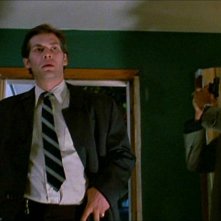 James Remar in una scena di Drugstore Cowboy