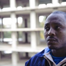 Kevin Notsa Mao in una scena del film Sul mare