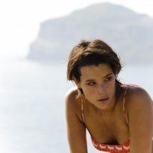 Martina Codecasa in un'immagine triste del film Sul mare