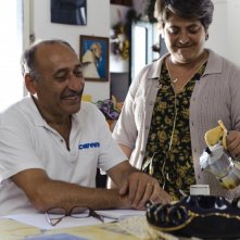 Vincenzo Merolla e Nunzia Schiano in un'immagine del film Sul mare