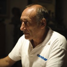 Vincenzo Merolla in una scena del film Sul mare