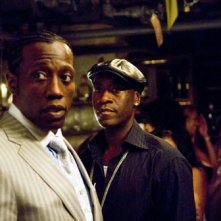Wesley Snipes e Don Cheadle in una sequenza del poliziesco Brooklyn's Finest
