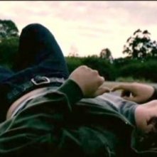 Michael Dorman e Sebastian Gregory in un'immagine del film Acolytes